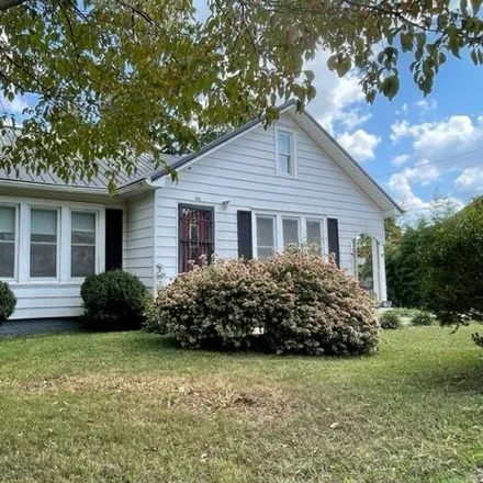 Buy this 4 bed house on 245 Cumberland Street in Decherd, Franklin County