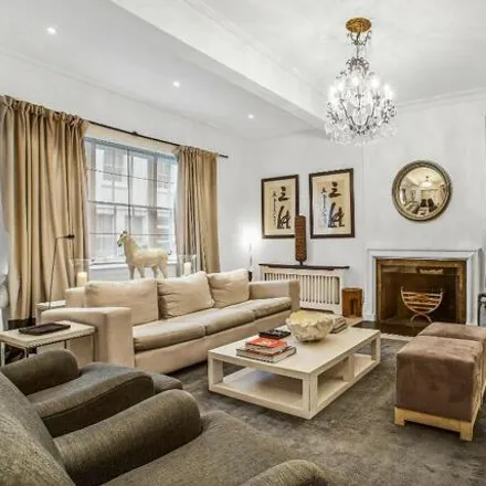 Rent this 3 bed townhouse on 29 Cadogan Square in London, SW1X 0JX