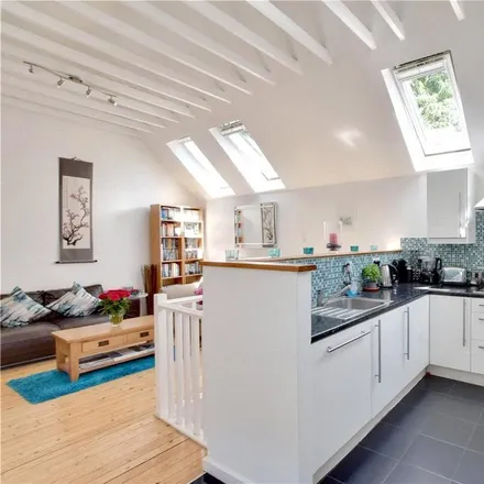 Rent this 2 bed townhouse on Blackheath Hill in Robinscroft Mews, London