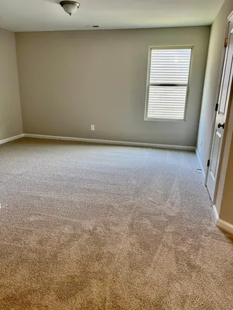 Image 4 - 3320 Slippery Elm Dr, Raleigh, NC 27610, USA - Room for rent