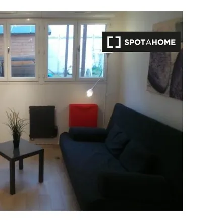 Rent this studio apartment on 24 Avenue Anatole France in 92700 Colombes, France