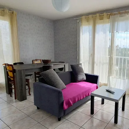Rent this 3 bed apartment on 2 Place de l'Indien in 45100 Orléans, France
