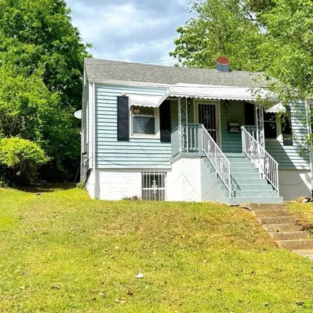 Buy this 2 bed house on 1606 Monsview Pl in Lynchburg, Virginia