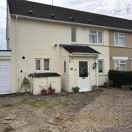 Buy this 3 bed duplex on Lichfield Road in Gloucester, GL4 3AL