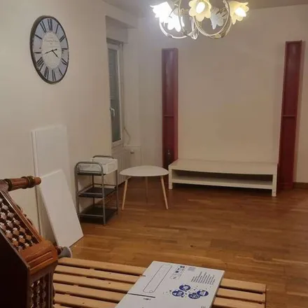 Rent this 5 bed apartment on 1 Rue Etienne Chevalier in 95100 Argenteuil, France
