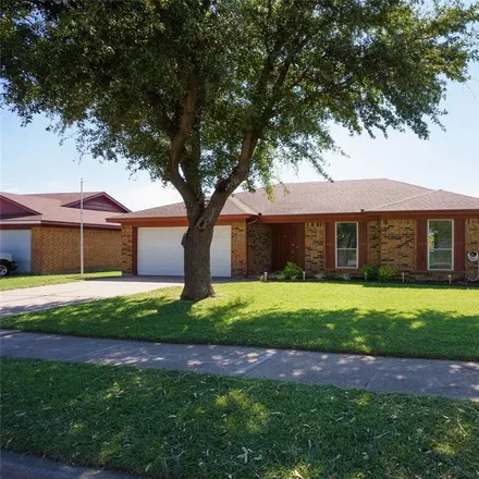 Buy this 3 bed house on 405 Greenway Drive in Saginaw, TX 76179