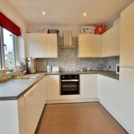 Rent this 3 bed apartment on Sydney Grove in London, NW4 2EH