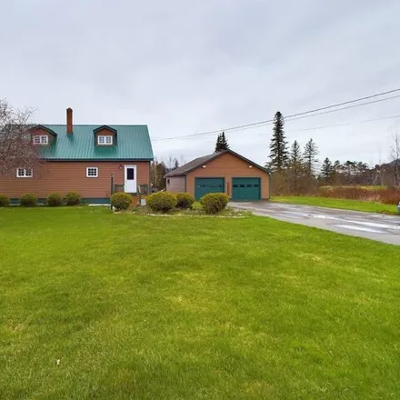 Image 1 - 16 Couture Street, Colebrook, NH 03576, USA - House for sale