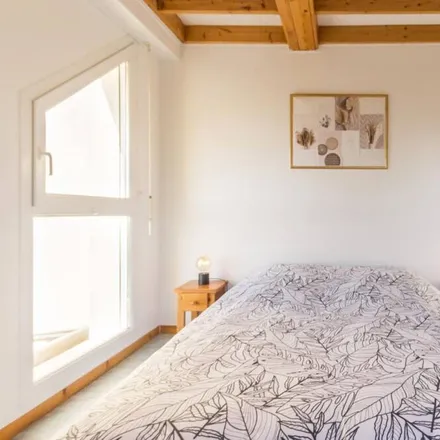 Rent this 4 bed townhouse on Montmartin Sur Mer in Rue Pierre des Touches, 50590 Montmartin-sur-Mer