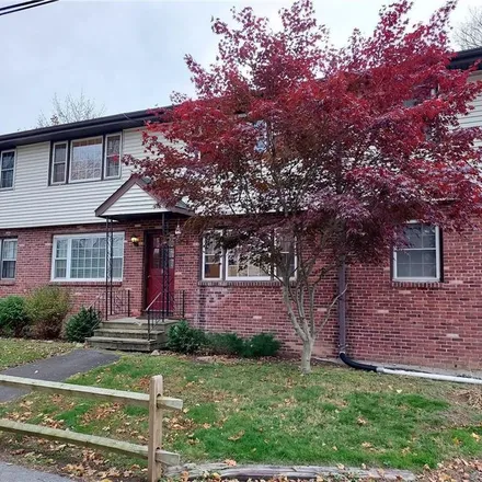 Rent this 2 bed apartment on 6 Canterbury Lane in Clinton, CT 06413