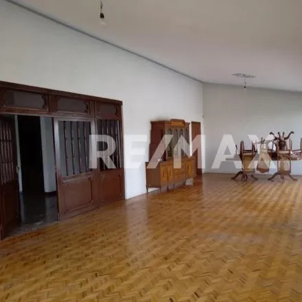 Rent this 8 bed house on Calle Roble 402 in Del Moral, 36660 Irapuato