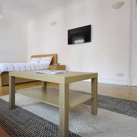 Rent this 1 bed apartment on Marylebone Flyover in Marylebone Road, London