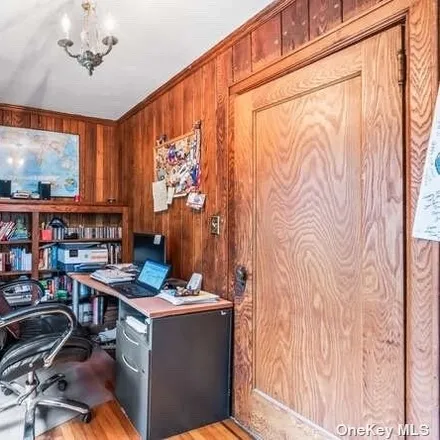 Image 6 - 163-03 33rd Avenue, New York, NY 11358, USA - House for sale