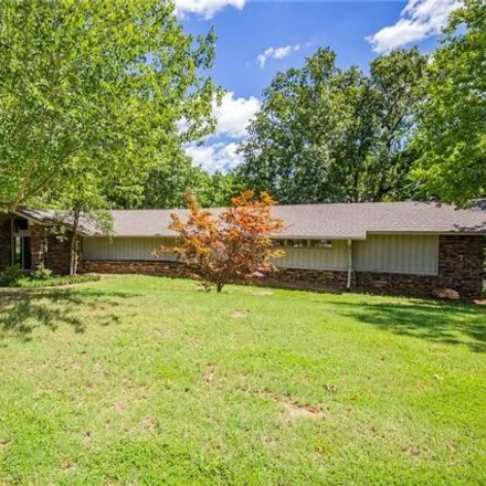 Image 3 - 330 East Fairway Lane, Fayetteville, AR 72701, USA - House for sale