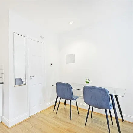 Image 4 - 13 Stanwick Road, London, W14 8TL, United Kingdom - Apartment for rent