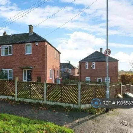 Rent this 3 bed duplex on King Alfred's Drive in Leeds, LS6 4PS