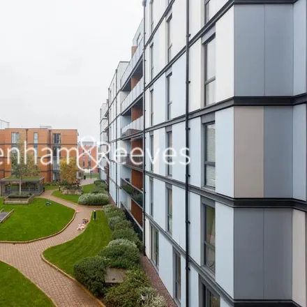 Image 6 - Needleman Close, Grahame Park, London, NW9 5ZJ, United Kingdom - Apartment for rent