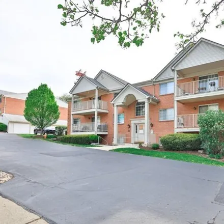 Buy this 2 bed condo on 5743 Cheviot Road in Monfort Heights, Green Township