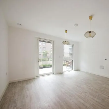Image 7 - Cantwell House, Memorial Walk, London, E13 9GL, United Kingdom - Townhouse for sale
