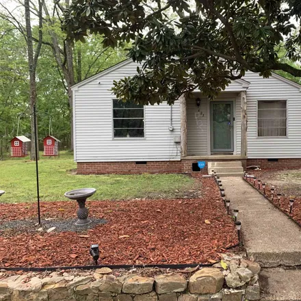 Buy this 2 bed house on 422 Hoover Street in Malvern, AR 72104