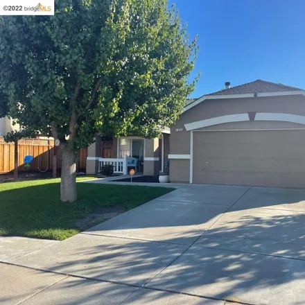 Buy this 4 bed house on 1324 Walnut Meadows Drive in Oakley, CA 94561