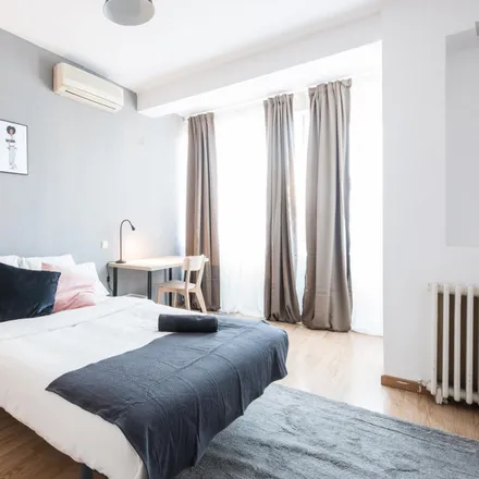 Rent this 6 bed room on Calle de la Colegiata in 9, 28012 Madrid