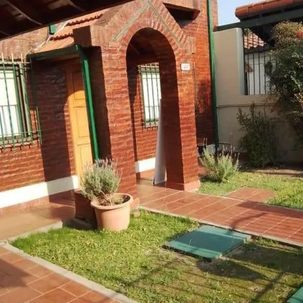 Buy this 3 bed house on Conscripto Bernardi 1870 in Adrogué, Argentina