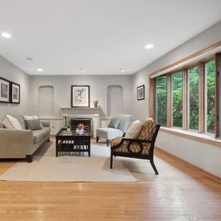 Image 5 - 2230 Harrison Street, Evanston, IL 60201, USA - House for sale