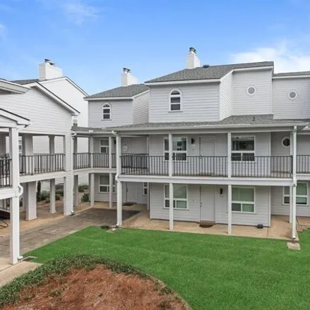 Buy this 3 bed condo on 3330 Willard St Apt 704 in Baton Rouge, Louisiana