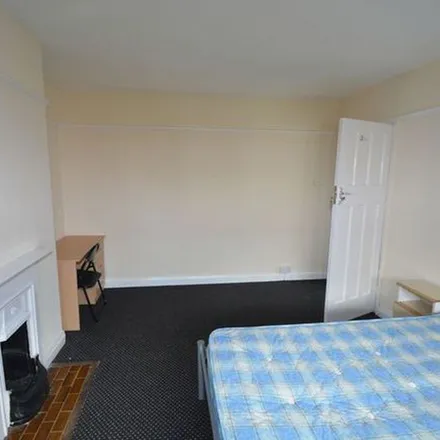 Rent this 3 bed townhouse on 7 Brudenell Road in Leeds, LS6 1HA