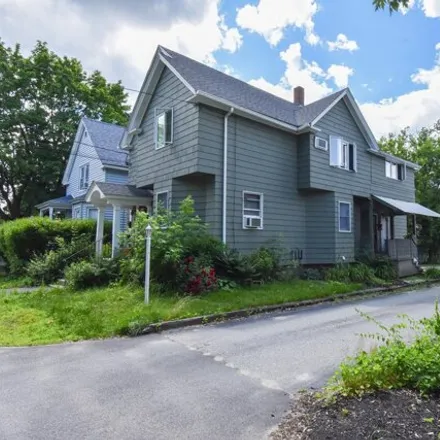 Buy this studio house on 13 Newman Street in Lewiston, ME 04240