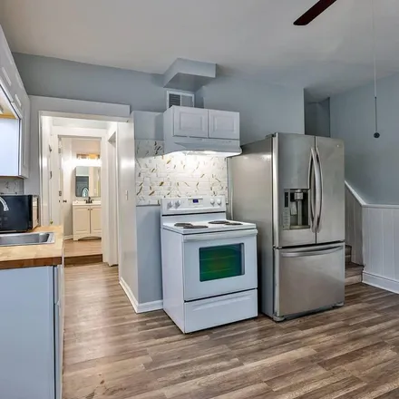 Rent this 2 bed apartment on 871 Crescent Avenue in Kenton Hills, Covington