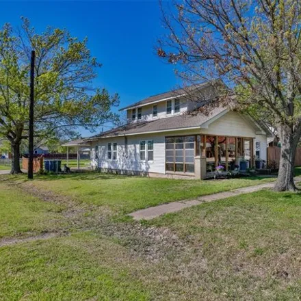 Image 3 - 149 North 3rd Street, Sanger, TX 76266, USA - House for sale