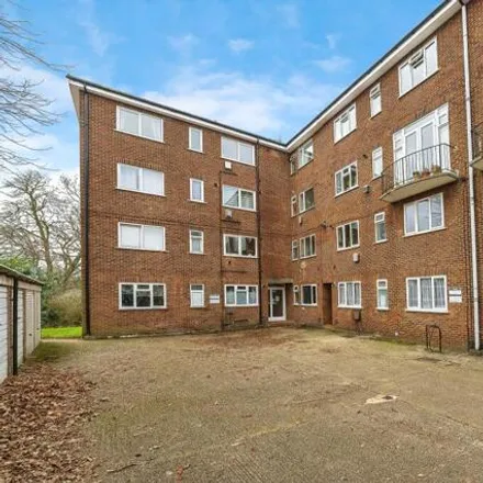 Buy this 2 bed apartment on The Larches in Luton, LU2 7PX
