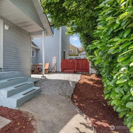 Buy this 2 bed house on 3408 E Grandview Ave in Tacoma, Washington