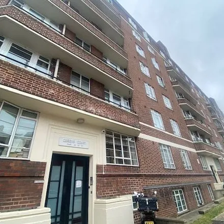 Rent this 1 bed apartment on Queen's Road in Bristol, BS8 1RT