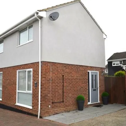 Buy this 3 bed house on Croft Court in Chelmsford, CM1 6UQ
