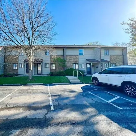 Buy this 2 bed condo on 3329 Ultimate Way in Miami Township, OH 45449