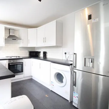 Rent this 1 bed duplex on Kingsley Avenue in Englefield Green, TW20 0PP