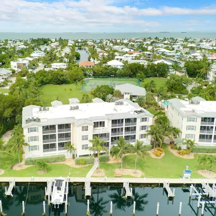 Buy this 3 bed condo on Lake View Drive in Islamorada, Monroe County