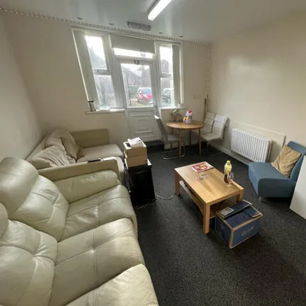 Image 6 - Cumberland Court, Chapel Lane, Leeds, LS6 3BW, United Kingdom - Room for rent
