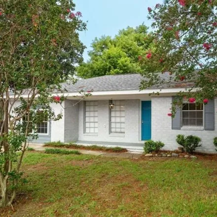 Buy this 4 bed house on 566 Center Street in Osceola Heights, Mount Pleasant