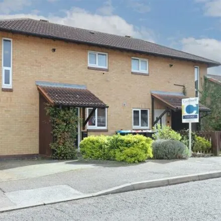 Buy this 2 bed duplex on Chatsworth in Wolverton, MK8 9AS