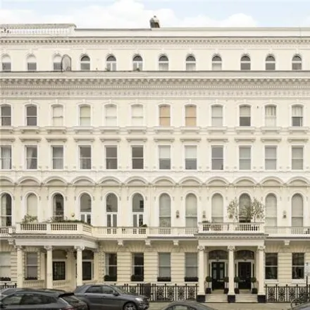 Rent this 2 bed room on 27 Queen's Gate Terrace in London, SW7 5JE