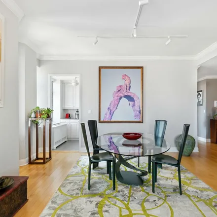 Rent this 3 bed apartment on 188 East 76th Street in New York, NY 10021