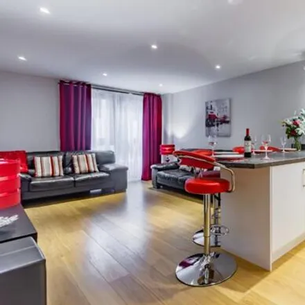 Rent this 2 bed room on The Press Bar in Albion Street, Glasgow