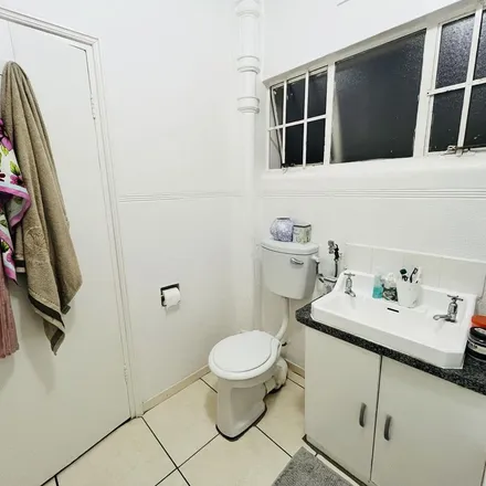 Image 5 - Ellerton Primary School, Glengariff Road, Cape Town Ward 115, Cape Town, 8005, South Africa - Apartment for rent