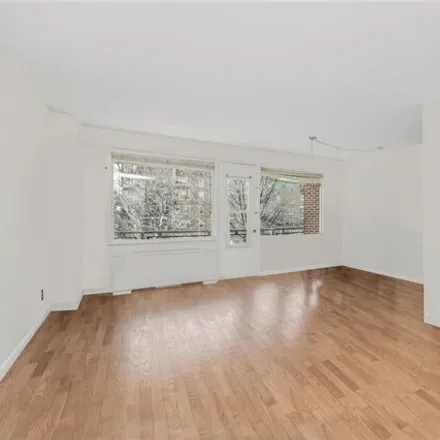 Image 7 - 3777 Independence Avenue, New York, NY 10463, USA - Apartment for sale