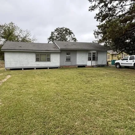 Buy this 3 bed house on 333 Pershing Highway in Sunset, St. Landry Parish