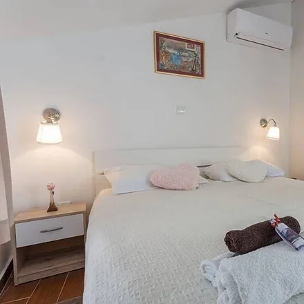 Rent this 2 bed apartment on Dubrovnik in Lumbinov most, 21230 Grad Sinj